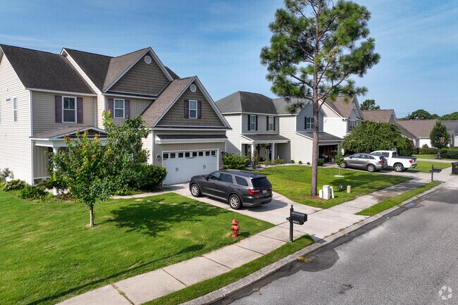 Lords Creek features a wide range of Craftsman-inspired modern homes.