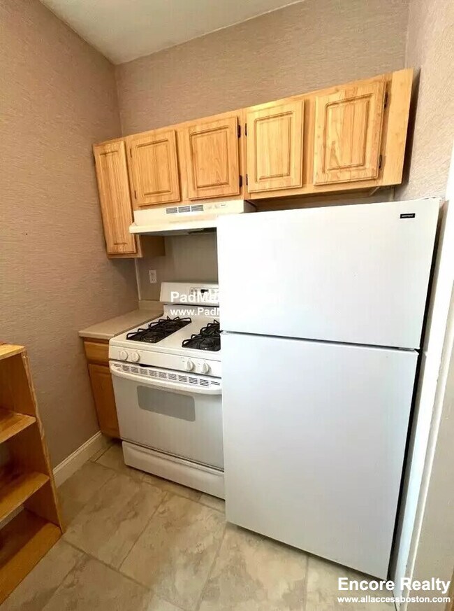 109 St Paul St unit D, Brookline, MA 02446 - photo 4