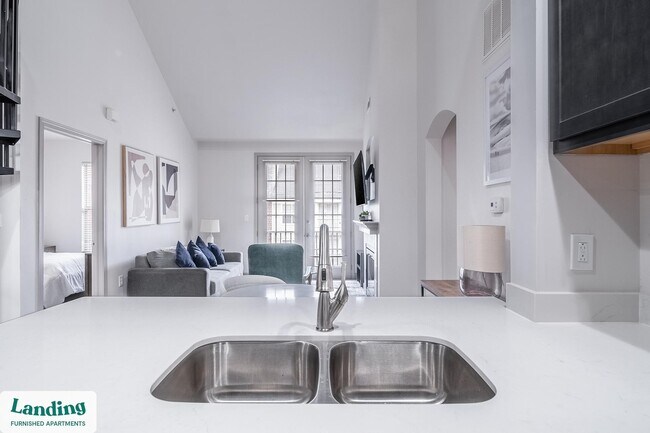 3010 Eden Ave unit A408, Cincinnati, OH 45219 - photo 6