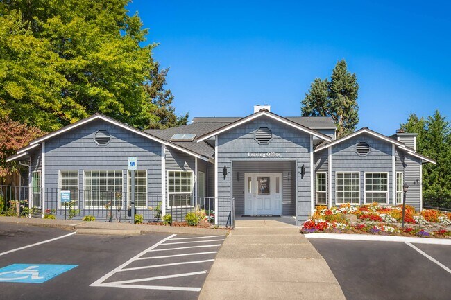 Desie, Burien, WA 98148 - photo 2