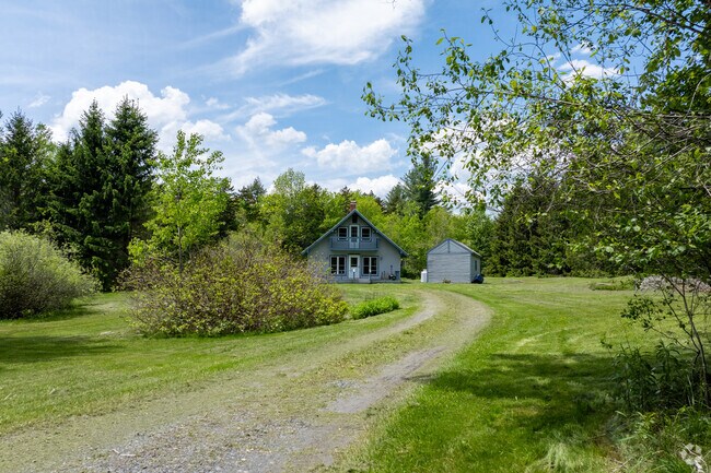 Most homes within Windsor sit on large lots with sweeping views of the area.