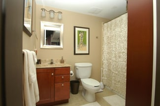 323 W Broadway, Louisville, KY 40202