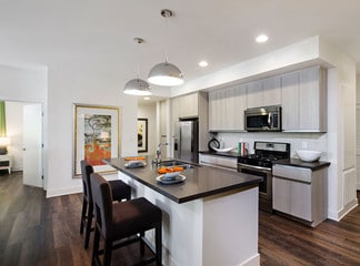 321 N Orange St, Glendale, CA 91203