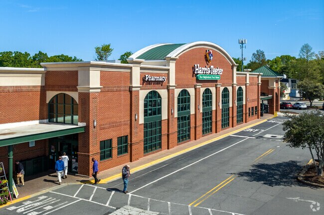 Harris Teeter is Located 2 miles south of Stonehaven