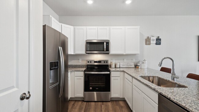 156 Willett Hollow St, Stephens City, VA 22655 - photo 3