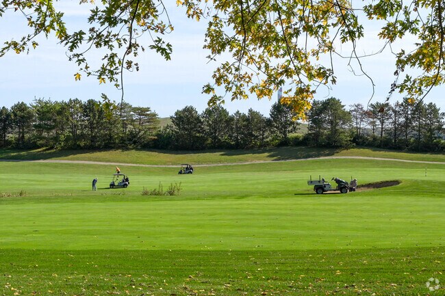 Bluff Park Golf Course is a public 18-hole course for golfers of all levels.