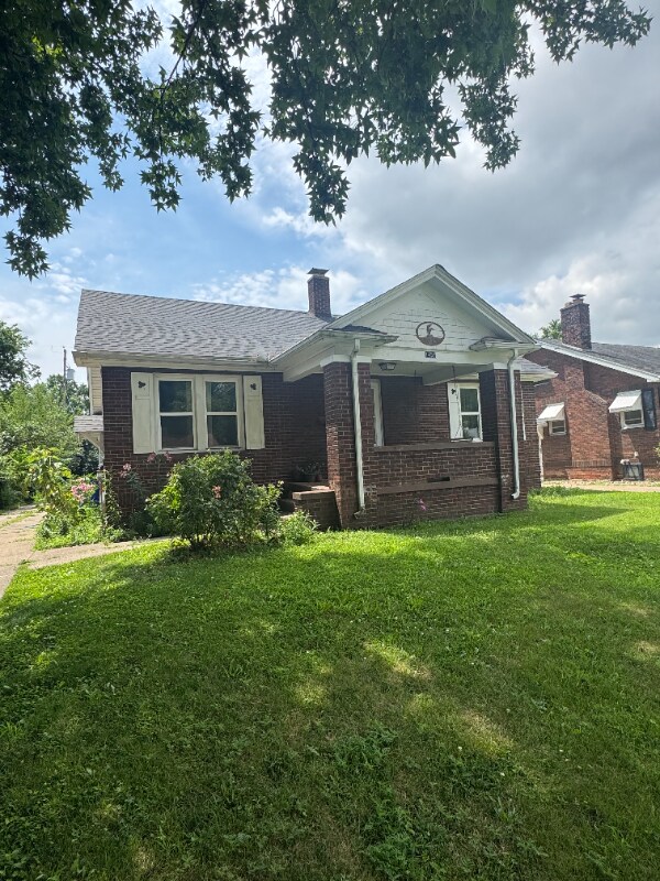 1453 E Clay St, Decatur, IL 62521