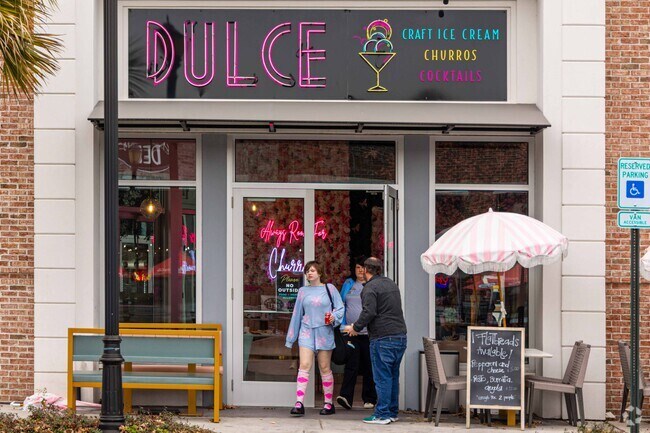 Dulce serves ice cream and churros in Darrell Creek.