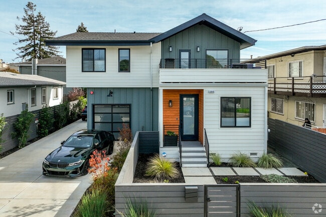 Luxury homes are popping up all over the Paradise Park neighborhood in Oakland.