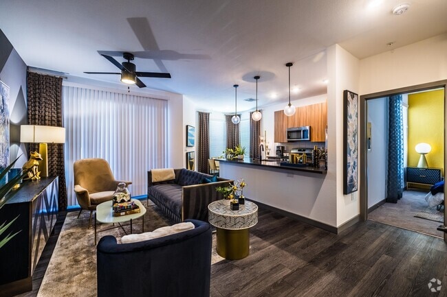 1 BR, 1 BA - 863SF