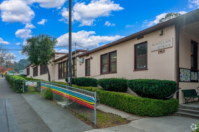Montclair Elementary School is an excellent schooling option.