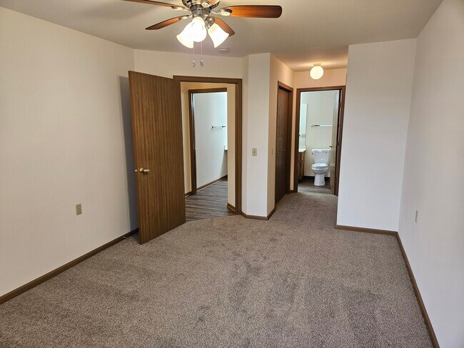 Century Commons, Waunakee, WI 53597 - photo 5