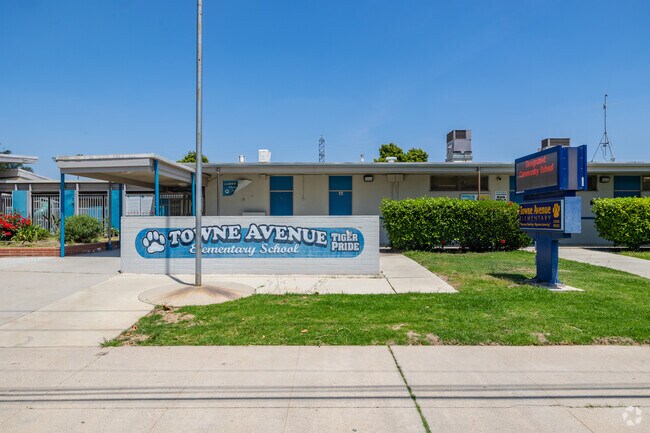 Towne Ave Elementary School has a total of 292 students.