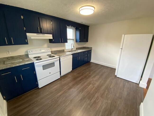 481 Midgett Farm Rd unit 4, Concord, VA 24538 - photo 5