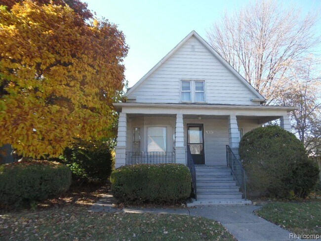 1826 5th St unit 2, Wyandotte, MI 48192 - photo 2