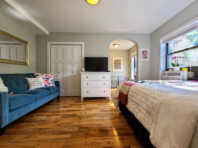 555 W Arlington Place unit 512, Chicago, IL 60614 - photo 6