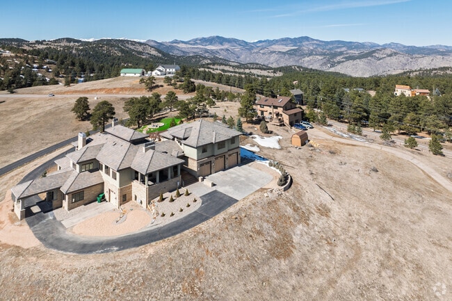 Large homes overlook the surrounding mountains in Lookout Mountain.