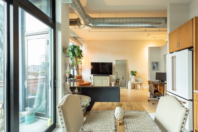 740 W Fulton St unit 804, Chicago, IL 60661 - photo 5