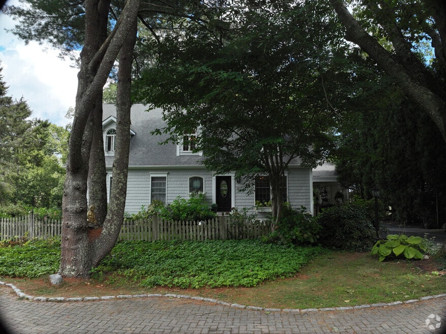 6 Rogers Dr, Mystic, CT 06355 - photo 2