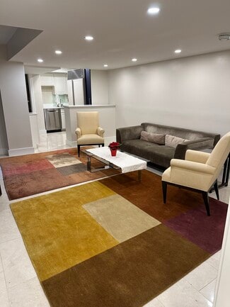 2137 R St NW, Washington, DC 20008