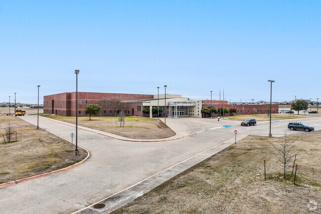 Lowell Smith Jr Middle School boasts a 14:1 student-to-teacher ratio.