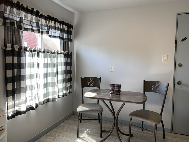 2014 Davis Ave unit FURNISHED 2nd fl, Whiting, IN 46394 - photo 3