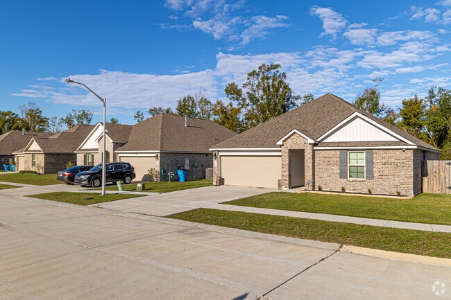 New construction is an option in Hahnville.