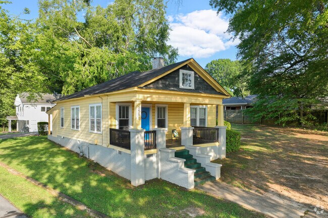 Austell's homes include historical 1900s wooden clapboard houses with modern touch-ups.