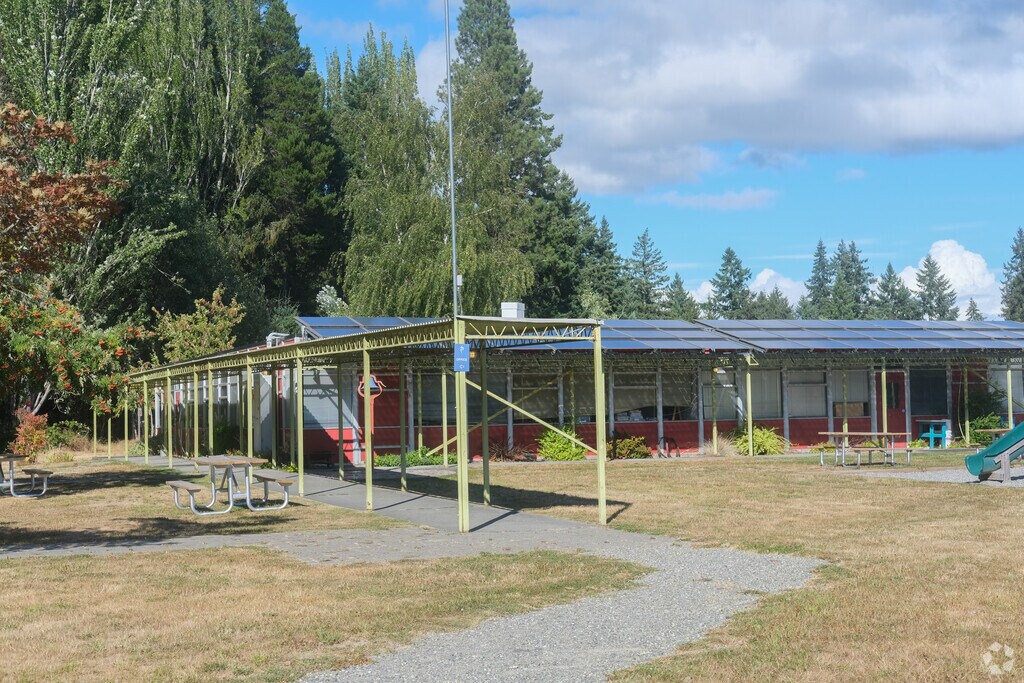 Welcome to The Harbor School in Vashon Island.