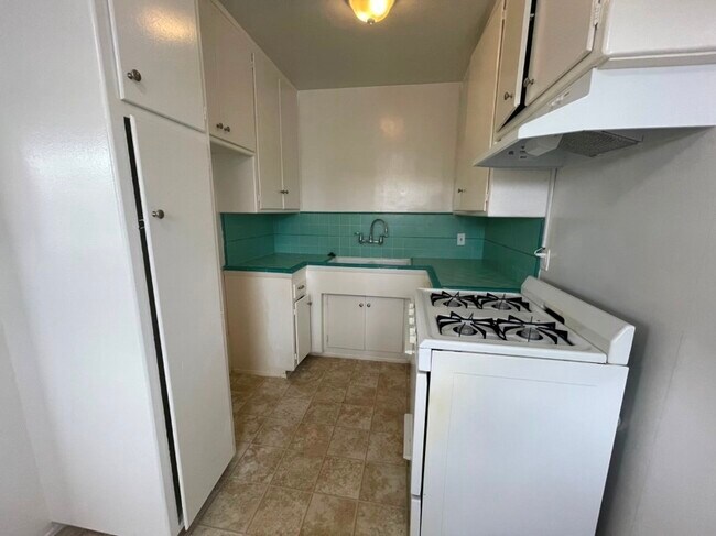 622 Loma Dr unit 622, Hermosa Beach, CA 90254 - photo 5