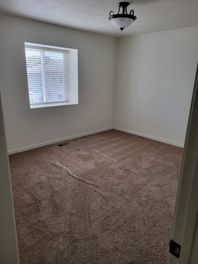 1849 Red Bertrand Ct, Sioux City, IA 51105 - photo 4