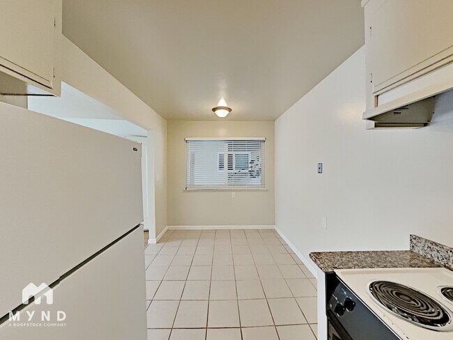 870 Burbank Dr unit 1, Santa Clara, CA 95051 - photo 5