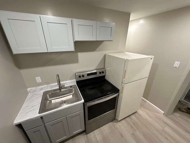 4737 Frankford Ave unit 2nd Floor B1, Philadelphia, PA 19124 - photo 2