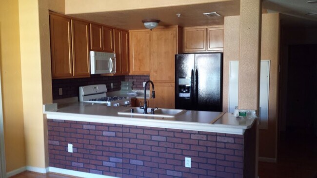 5201 Laguna Oaks Dr unit 70, Elk Grove, CA 95758 - photo 7