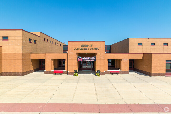 Murphy Junior High School is a highly-rated, public school located in Plainfield, IL.