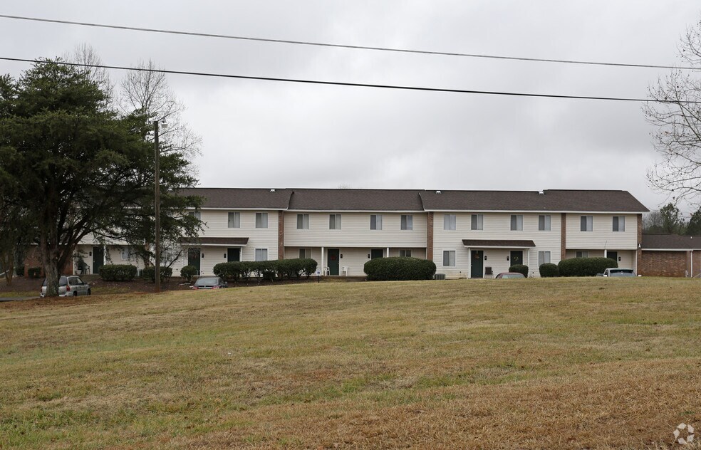 Hampton Ridge Apartments 121 Lyman Ave, Duncan, SC