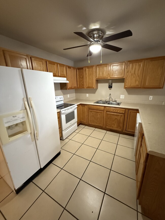 59 Deer Valley Ct unit 59, Sunrise Beach, MO 65079 - photo 2