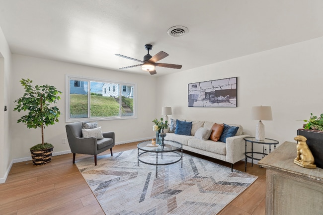 800 N 4th St, Saint Charles, MO 63301 - photo 7