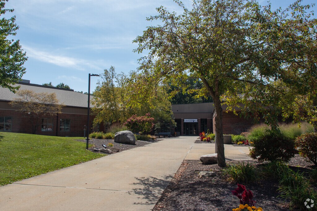 Timmons Elementary School provides education in the neighborhood of 
Outlying Geauga County