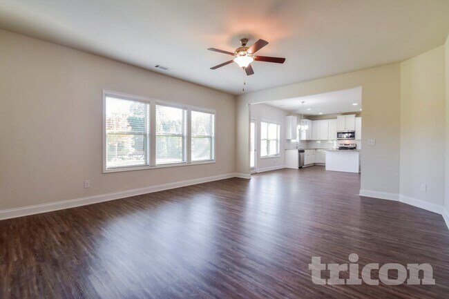 4292 Bella View Dr, Snellville, GA 30039 - photo 2