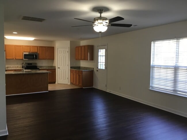 917 Peachtree Meadows Cir, Kernersville, NC 27284 - photo 7