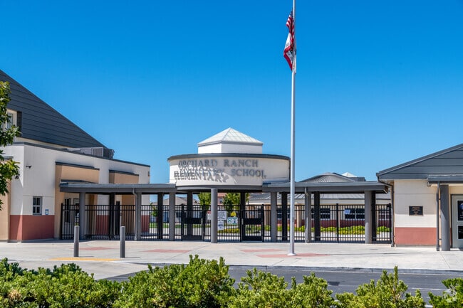 Orchard Ranch Elementary School - Entrance Shot - School Front Entrance Architecture _8500192