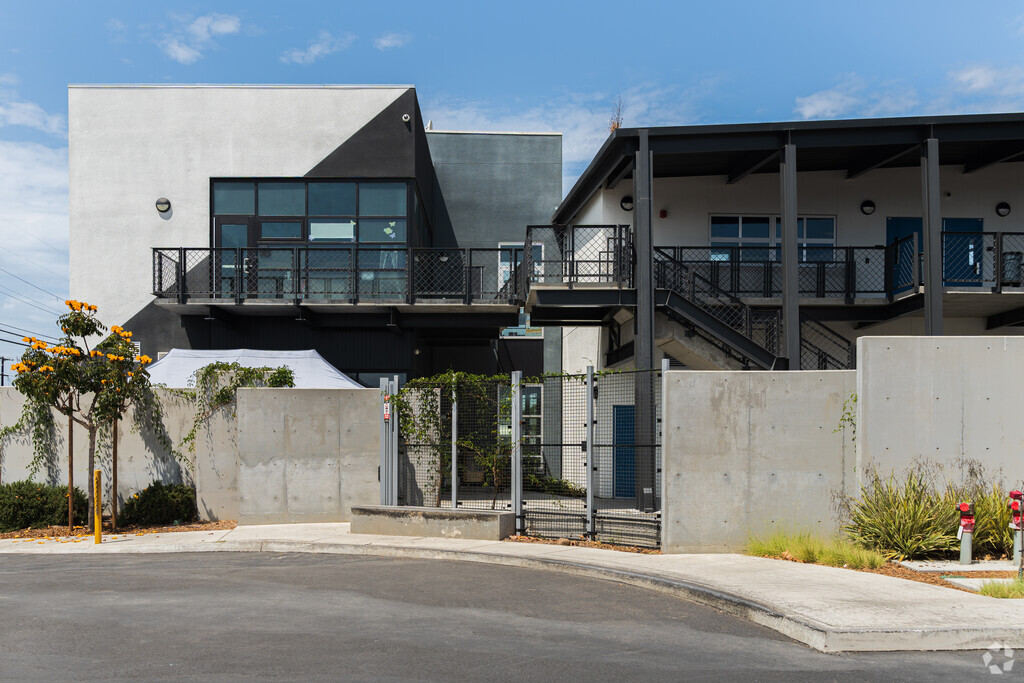 Modern Architecture design of San Diego Global Vision Academy.