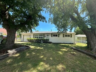 1513 Hickory St, Salina, KS 67401