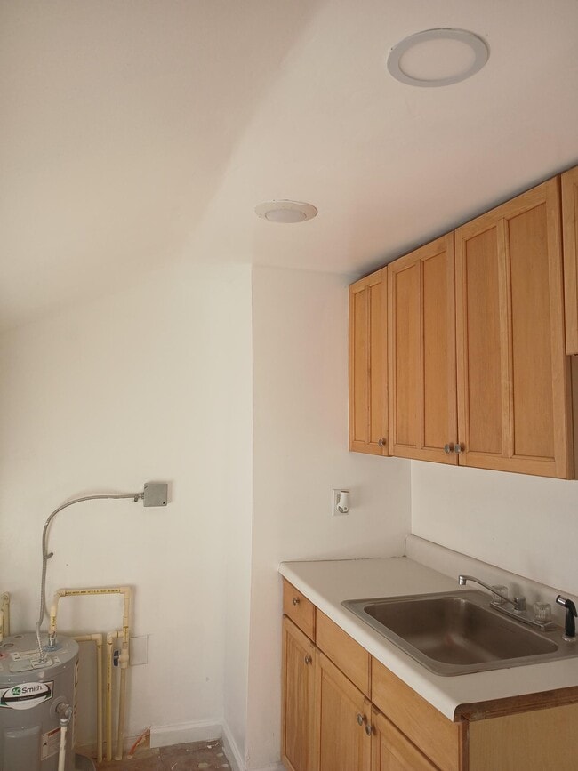 225 W Mulberry St unit 3, Baltimore, MD 21201 - photo 4