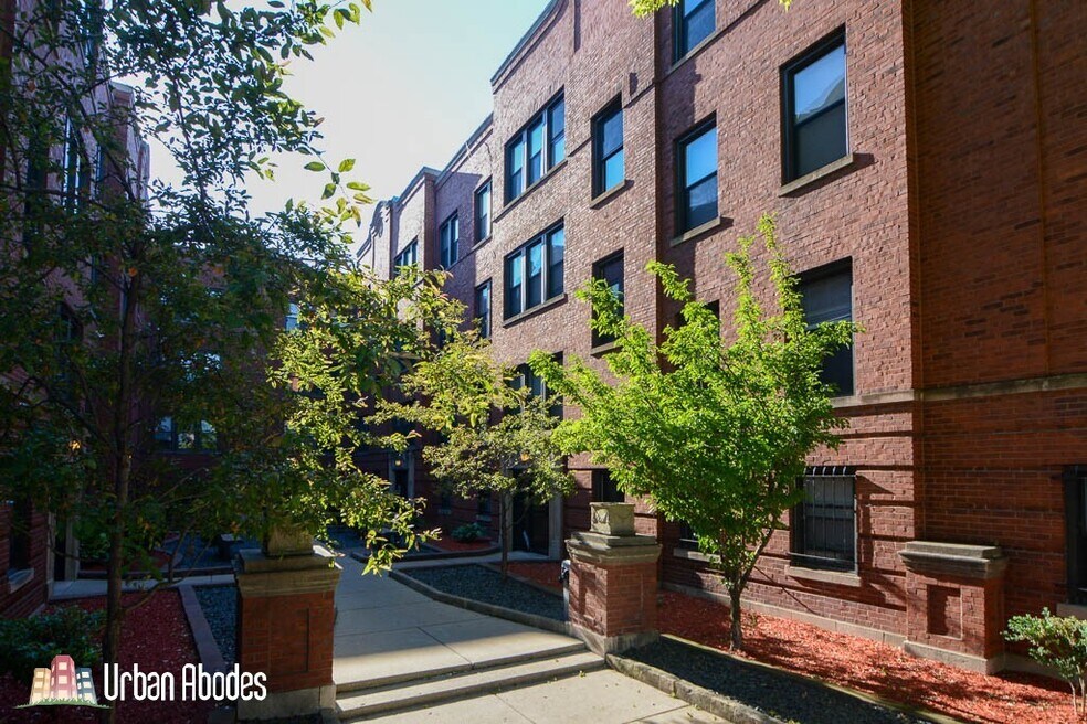 3523 N Racine Ave unit A07C, Chicago, IL 60657 - photo 1