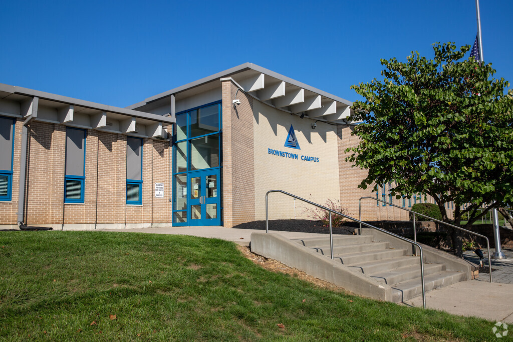 Lancaster County CTC - Brownstown Campus provides education in the neighborhood of 
Ephrata