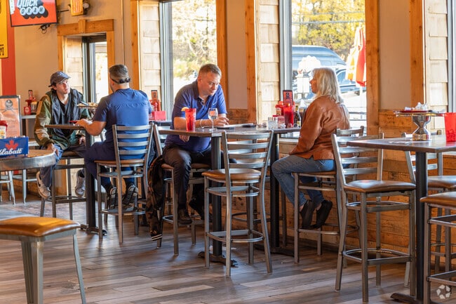 Casual dining meets bold flavors at Ferrari Pizza Bar on Chili Avenue.