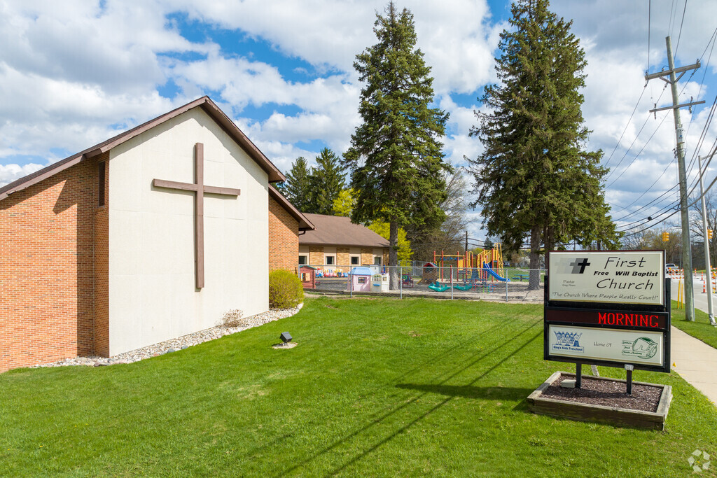 Baldwin Road Church Academy is a private institution.