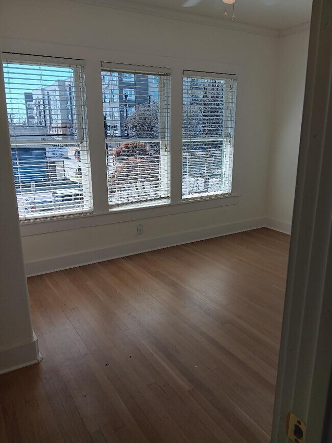 603 E Grayson St unit 603 E. Grayson st., San Antonio, TX 78208 - photo 2